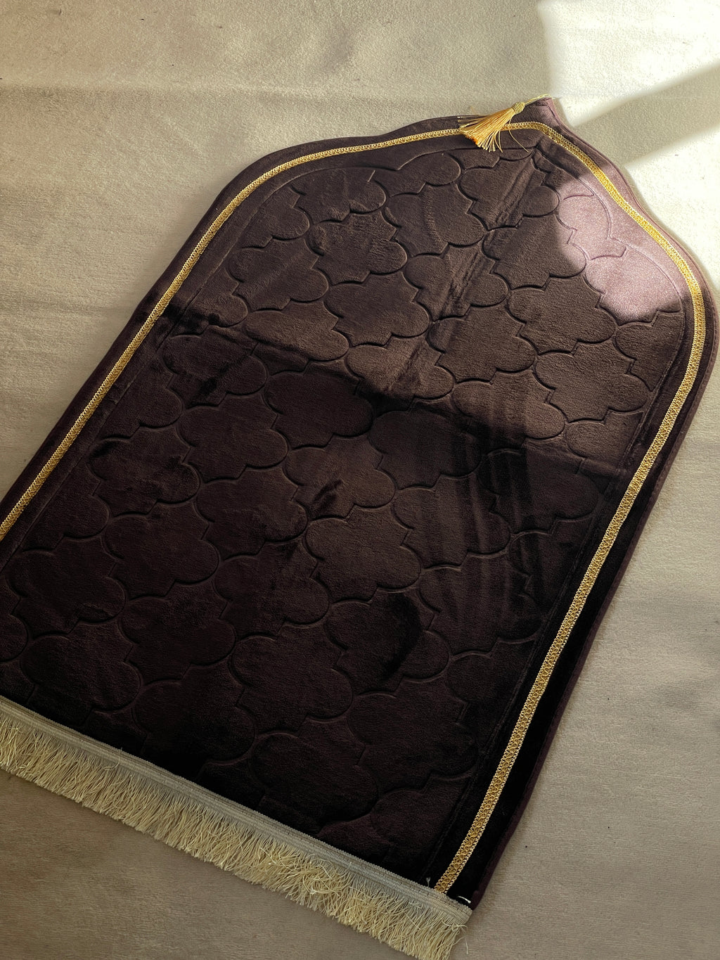 Sejada gruesa marrón oscuro