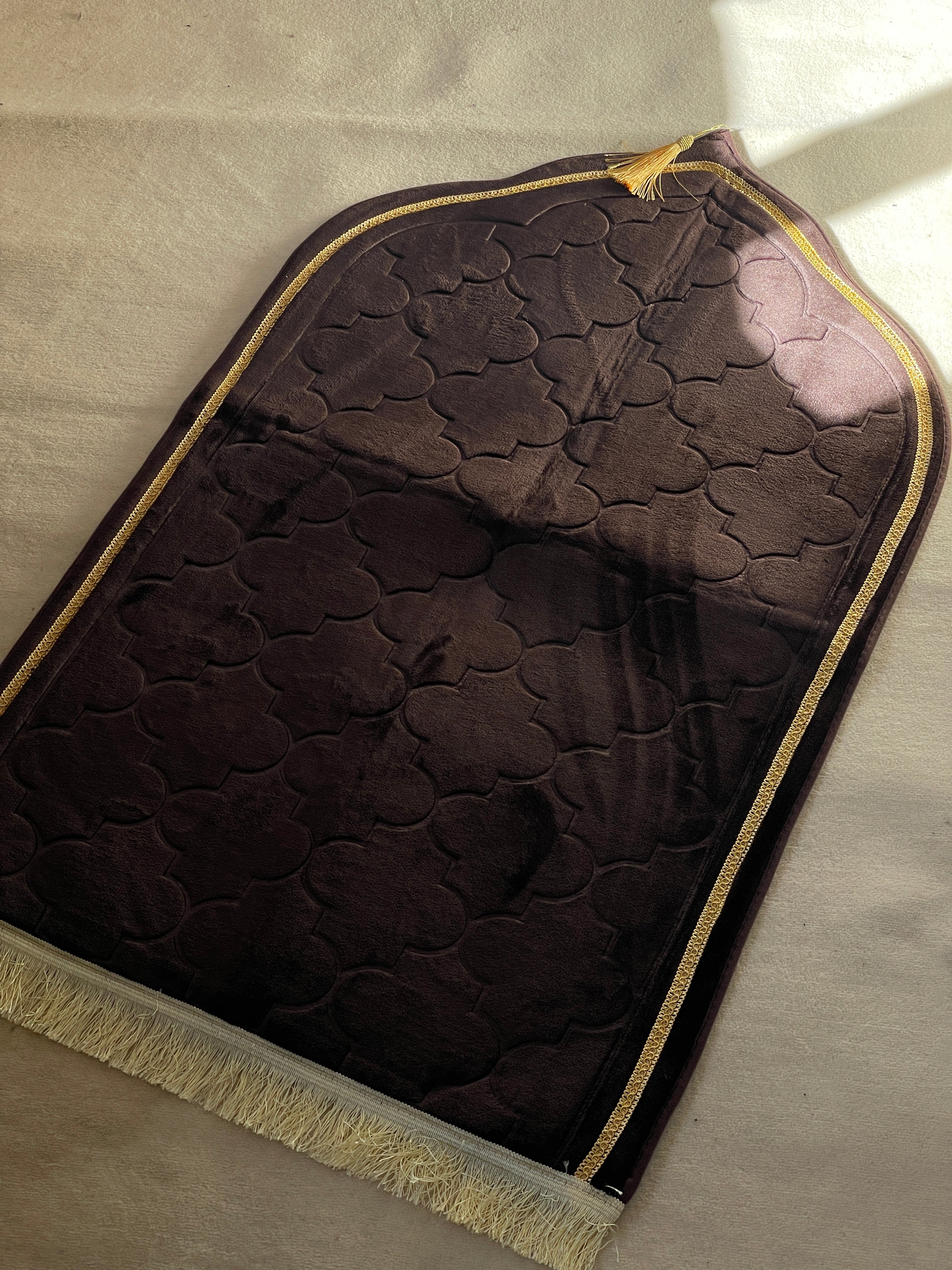 Sejada gruesa marrón oscuro