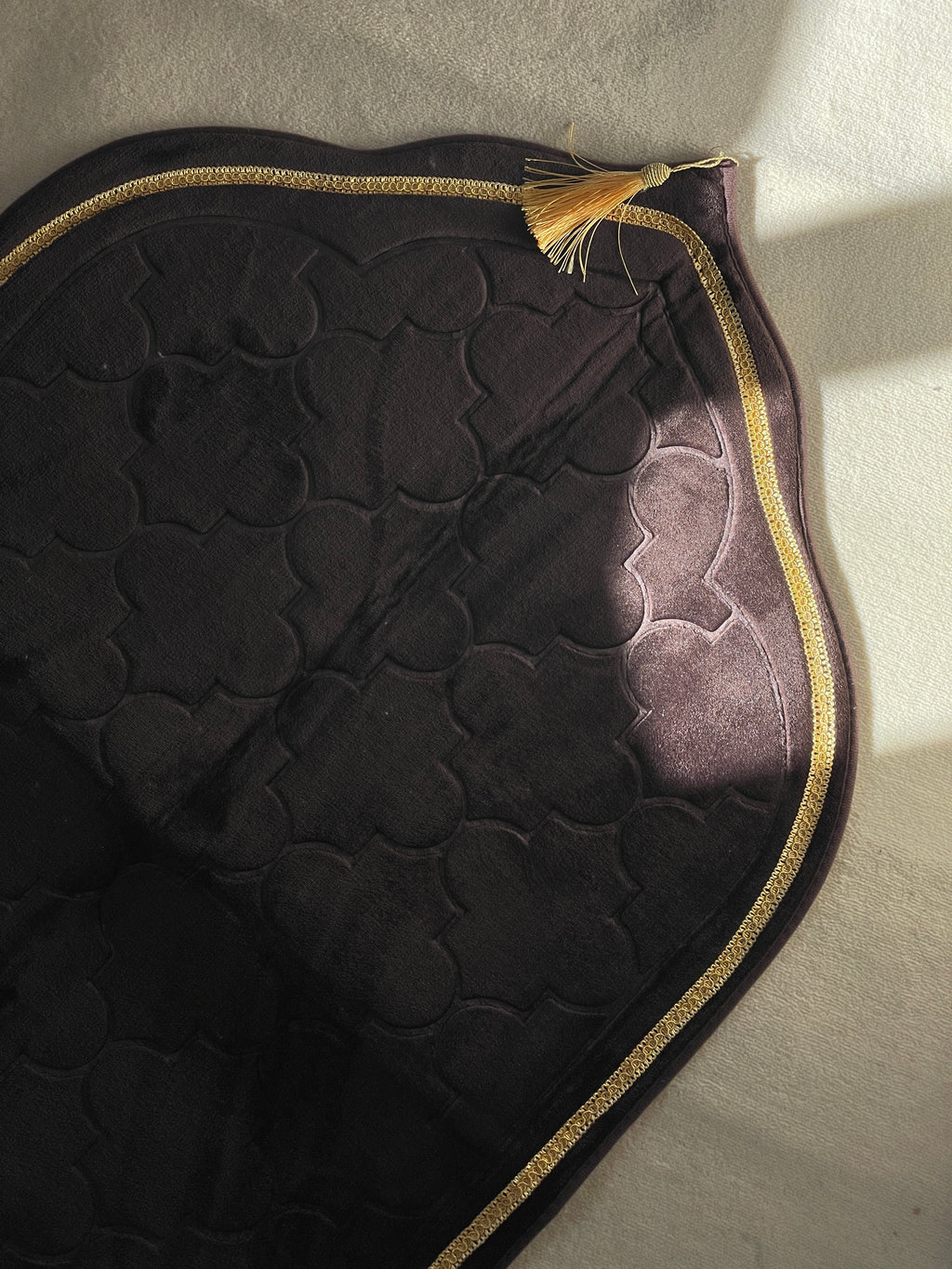 Sejada gruesa marrón oscuro