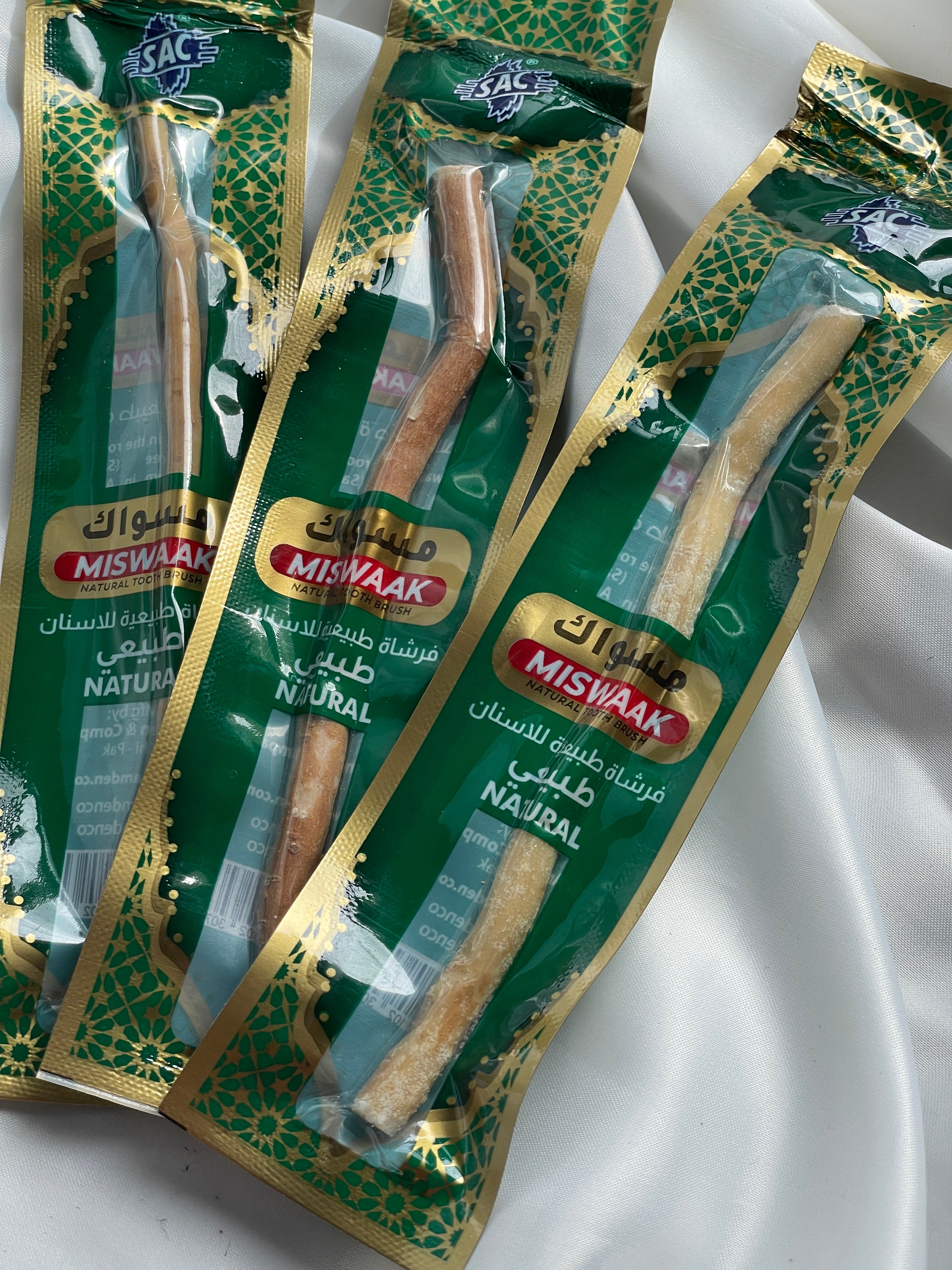 Miswak. "Cepillo de dientes árabe"