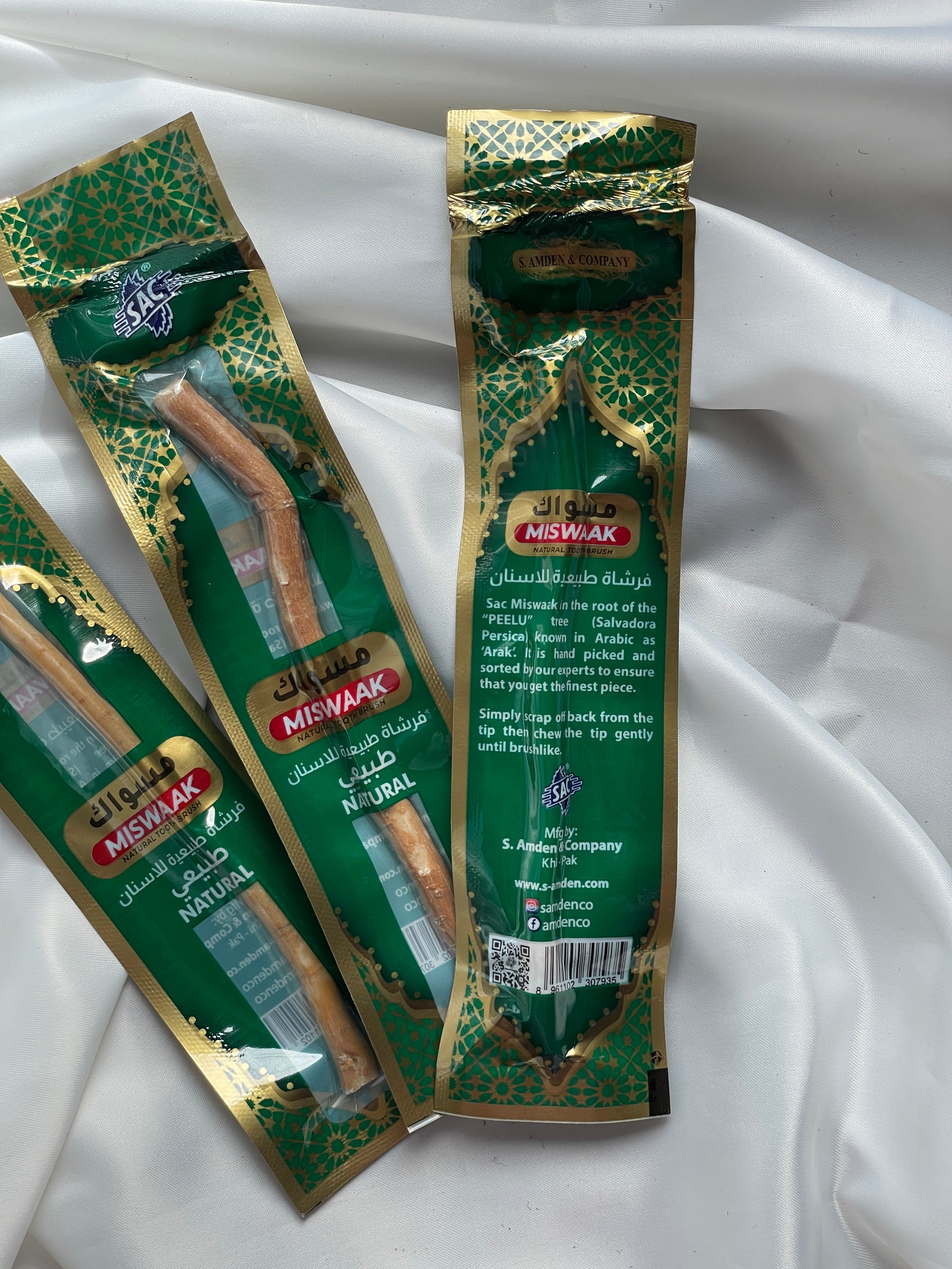Miswak. "Cepillo de dientes árabe"