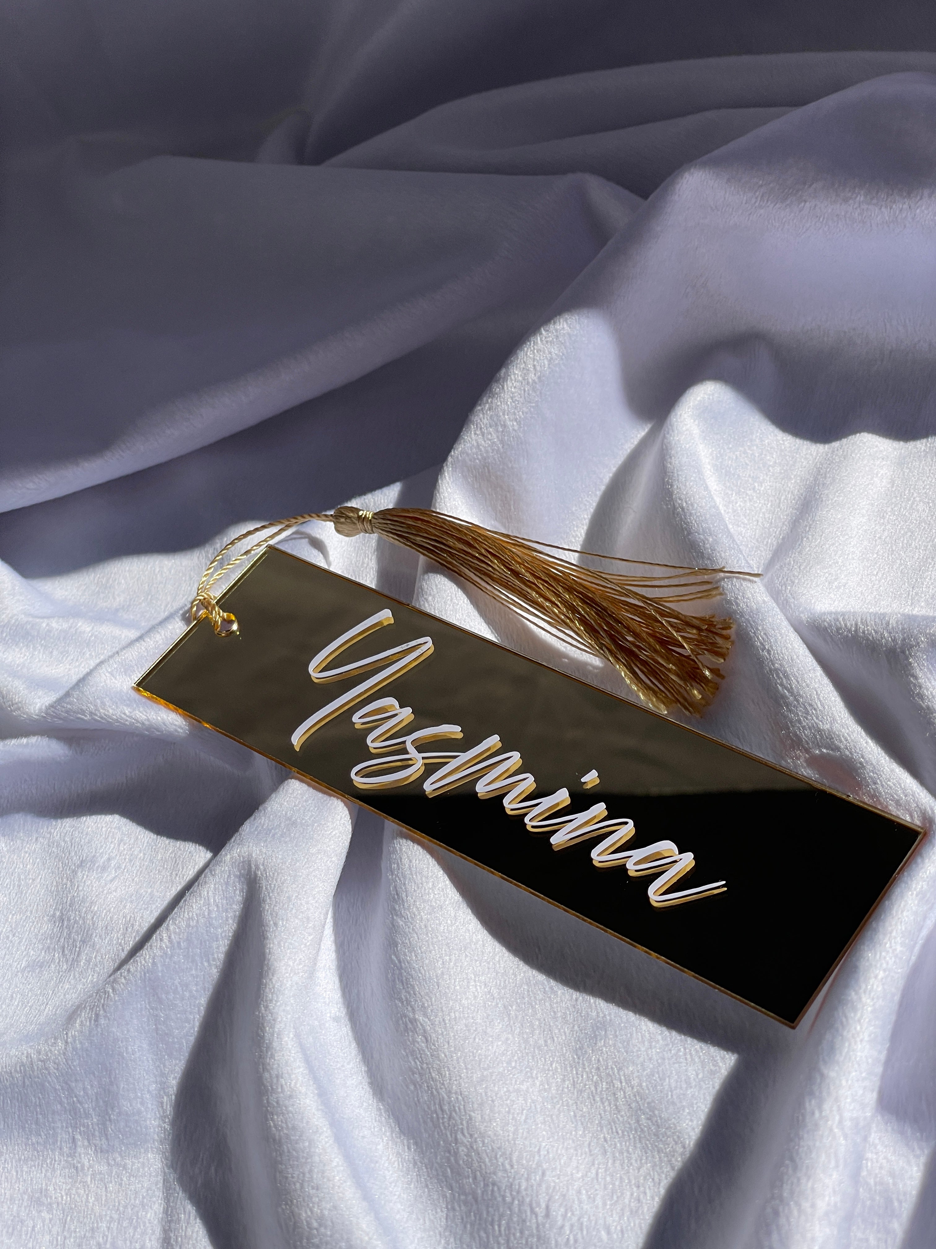 Marcapáginas dorado