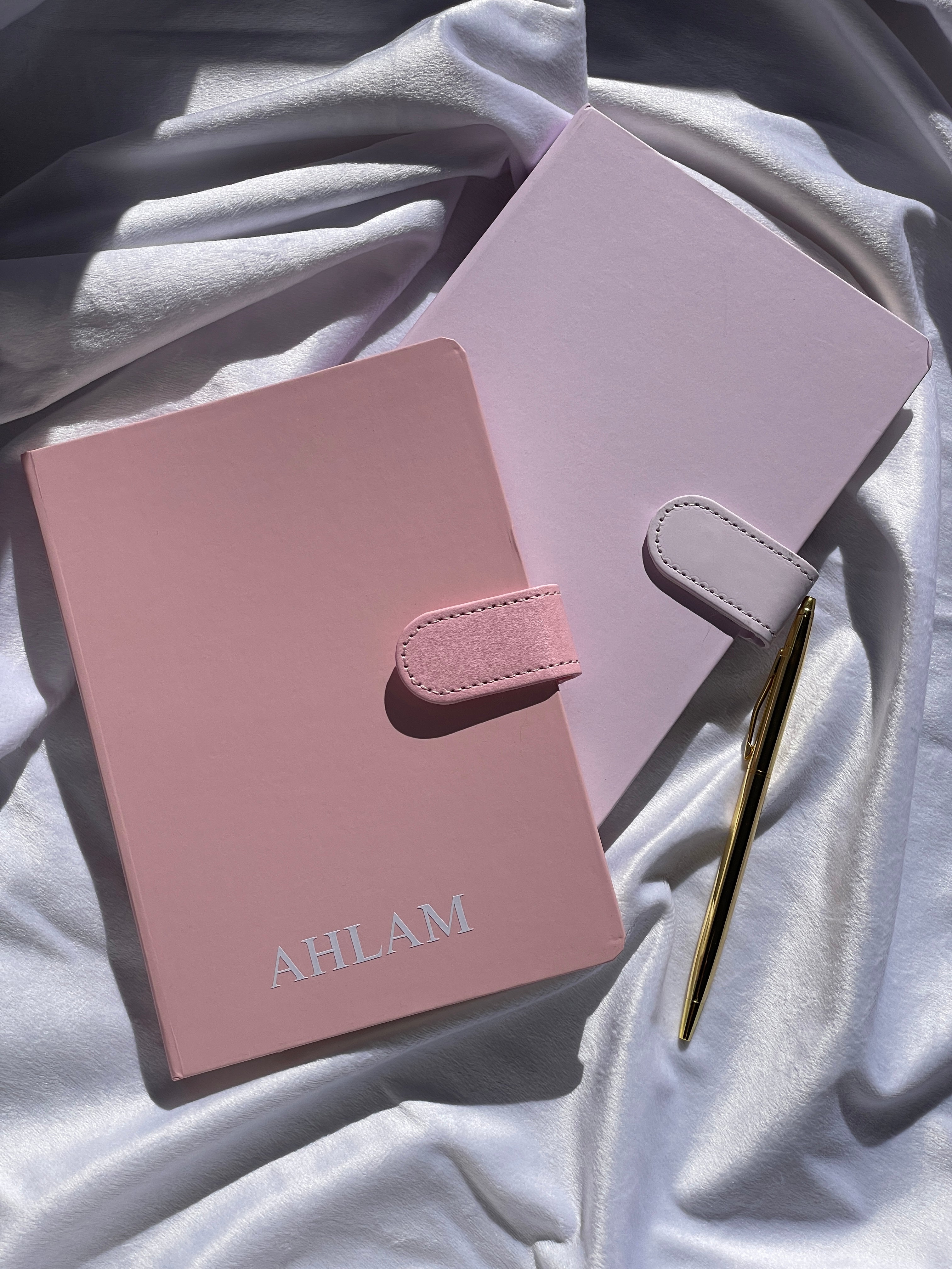 Libreta con cierre imantado + bolígrafo de regalo